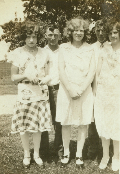 Lammers Children standing ca 1935